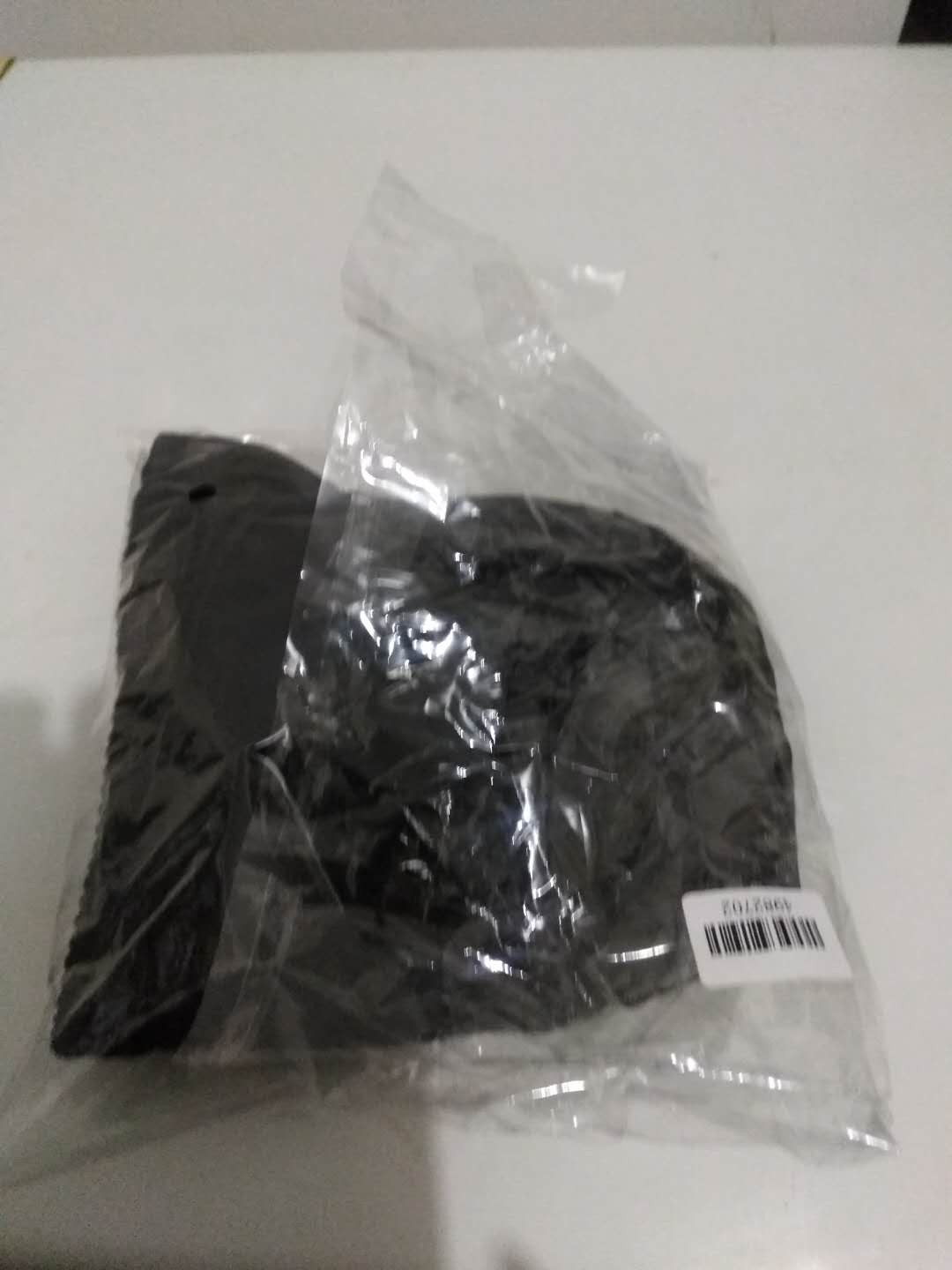 内衣质量好,手感也不错,试穿很舒服,第一次下单号买小了,售后及时换了大一码,就是包装简单些,怎么说小*元的内衣包装也要差不多,需改进。