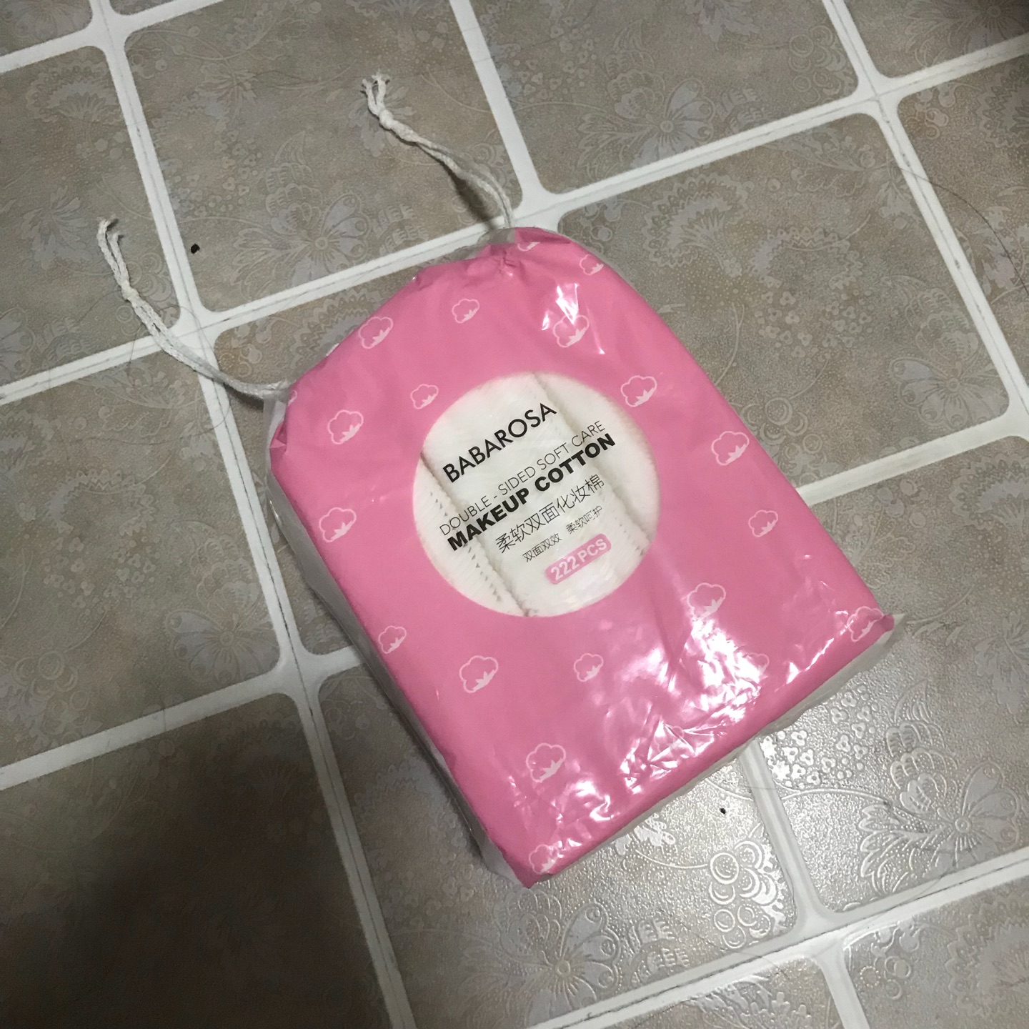 化妆棉是为了凑单买点 暂时还没用 不过看起来棉质很好 便宜量大