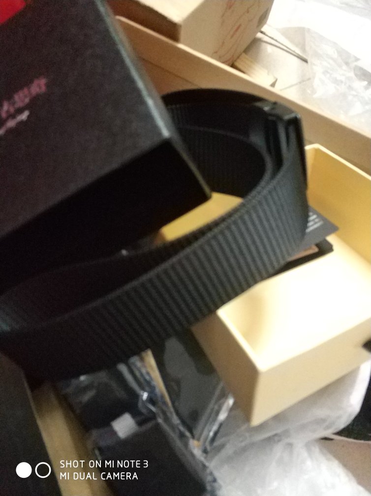 以前买过这个牌子的腰带,用起来很方便,比较适合瘦的人,希望能用的久一点。