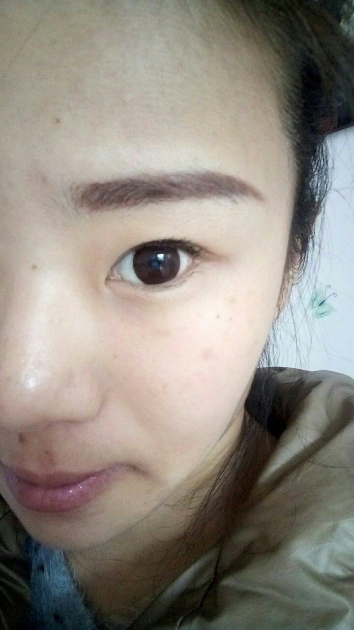 一直在他家买隐形眼镜,很不错,在他家买都已经三年了,用着很舒服,眼睛不干很润