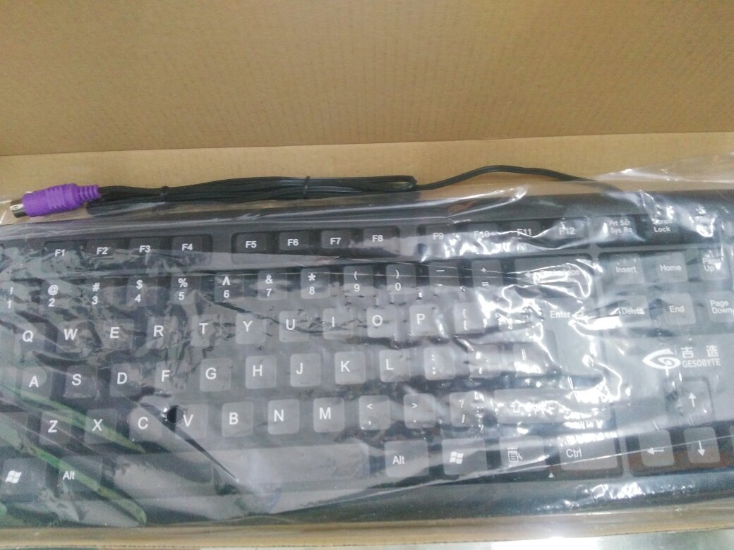 用个透明的塑料袋装过来了。。。还好没有压坏。