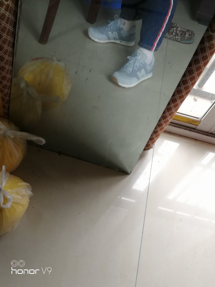 除了鞋底有点硬都挺好的,超好看诶*罒▽罒*