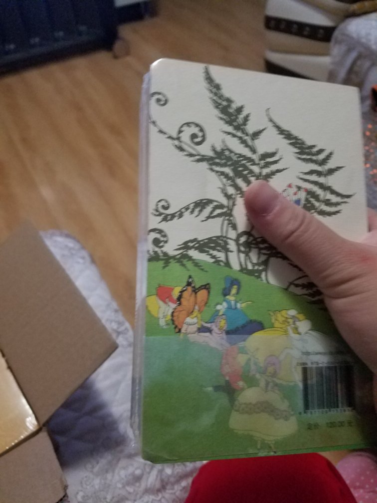 喜欢这样的日历,所以今年又买了,虽然比一般日历贵的多,但还是喜欢。尤其是快生娃了,所以对和儿童有关的字眼都特别关注,所以就买了这本。