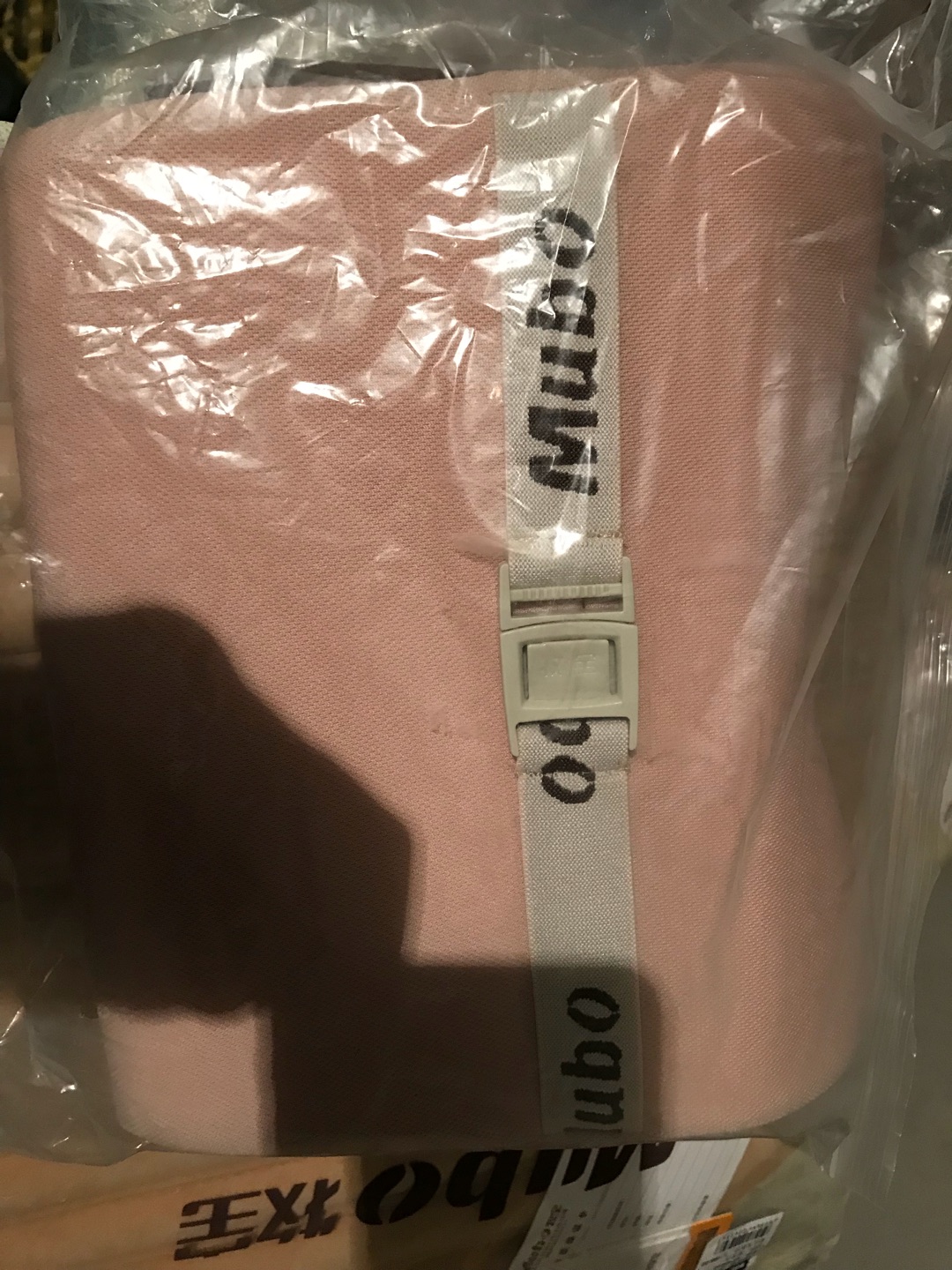 颜色很深,与内饰有点不搭