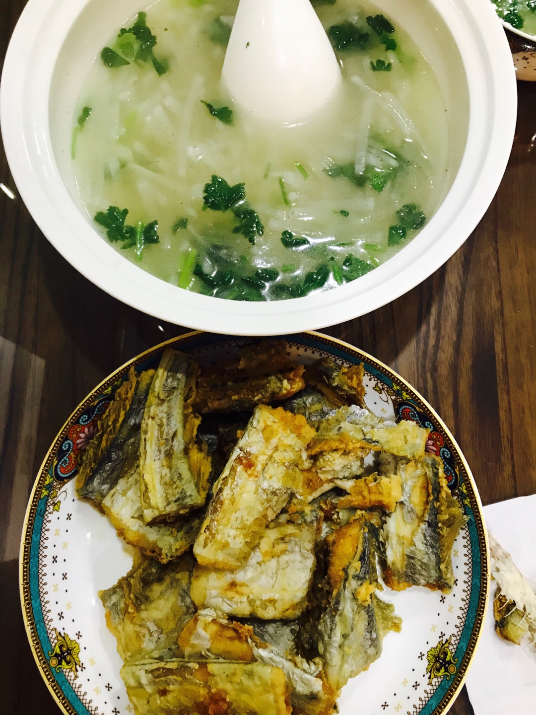 碗很好看,很喜欢,这是第二套,上次买了499,真是要经常关注价格才可以啊!