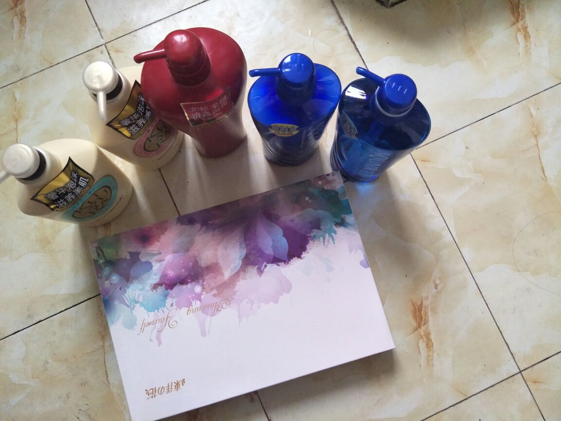 又囤了一堆货,慢慢用,这个是换购的不错。
