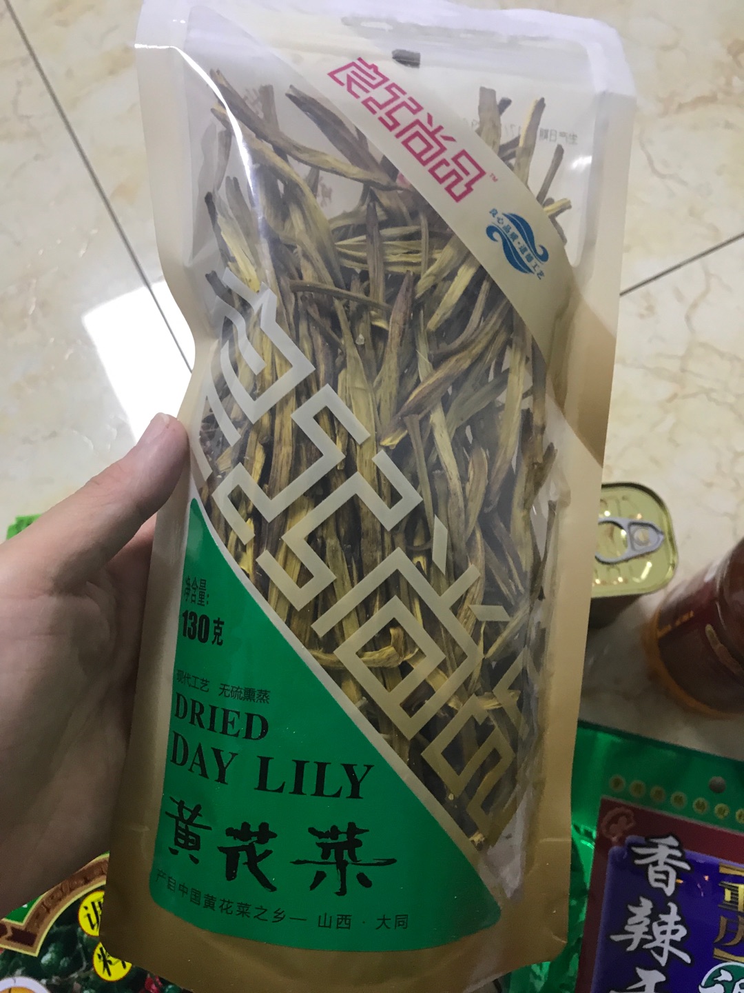 北方人就爱吃打卤面,打卤面必备,嗯味道不错脆脆的,最喜欢的就是这忘忧草了