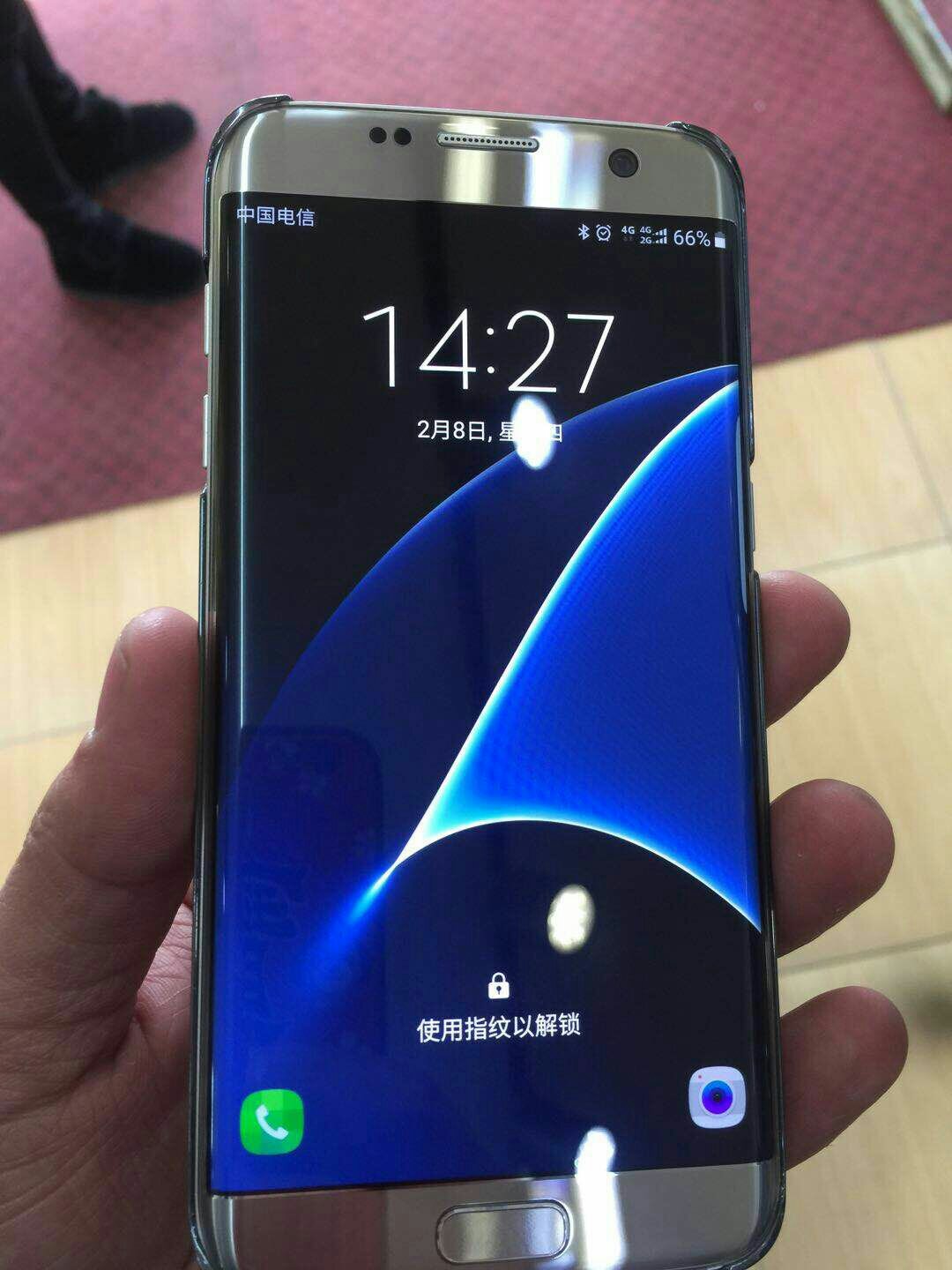 性价比很高,等到降价最后一天买到的。哈哈。抢到就没货了反正,本来打算买屏险的,想了下两年就换了就没买,摔了几次很抗摔。就是屏幕不好贴膜,贴失败了,不贴了,一直裸奔。刚上后壳。质感和视感都很舒服。值!