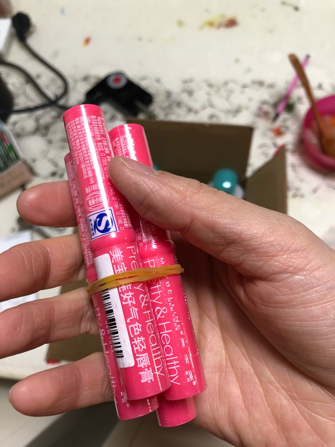 颜色挺好看的,物流快,自营就是这么任性,赠品多!