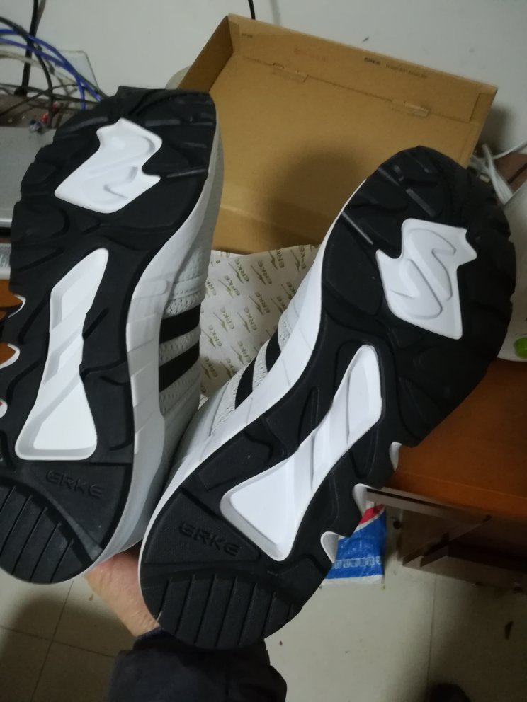 宝贝收到穿起来感觉还好,不过好像没有以前买过的那么软。