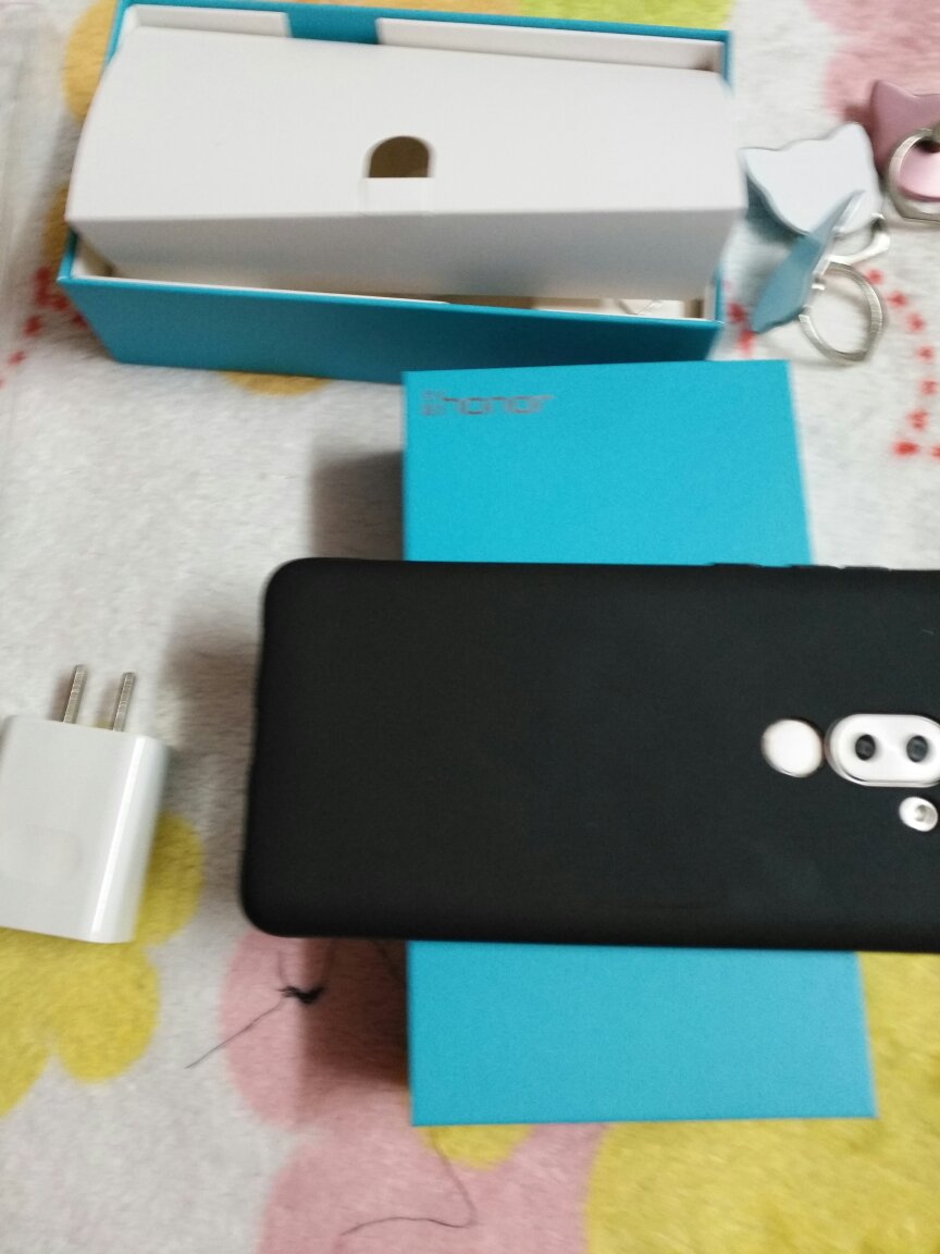开机键的地方有些不合适 要用力按才能开开 其它还好