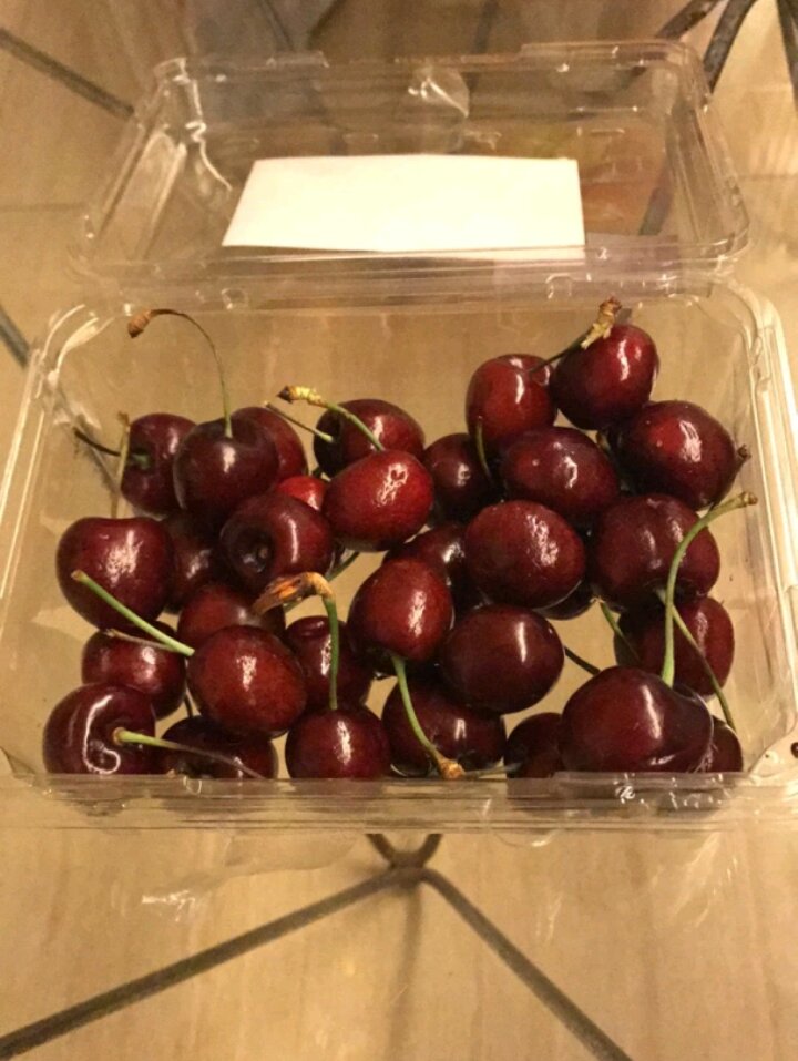 好吃但价格贵。个头也比较大,比超市便宜点