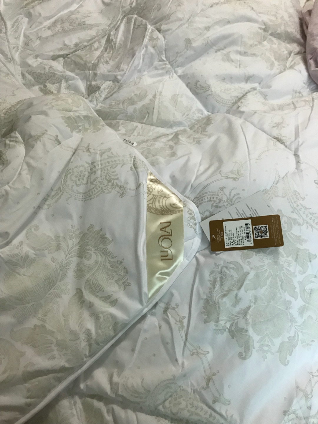 质量挺好的,很柔软,摸起来也很舒服,还没用,就是不知暖和不