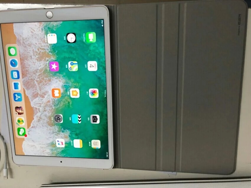 ??插画师 苹果iPad Pro10.5英寸保护套 10.5英寸iPad Pro保护壳 卡通防摔支架皮套 插画师系列 情迷巴黎
