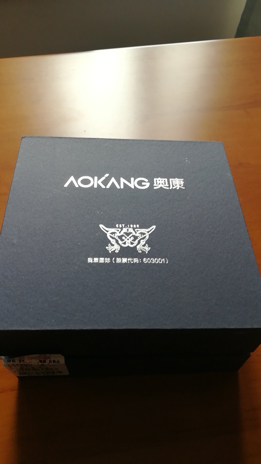 这么好的腰带买到就是赚到,太好了。皮质好,柔软,手感不错。外面的白色包装破旧,不影响使用。