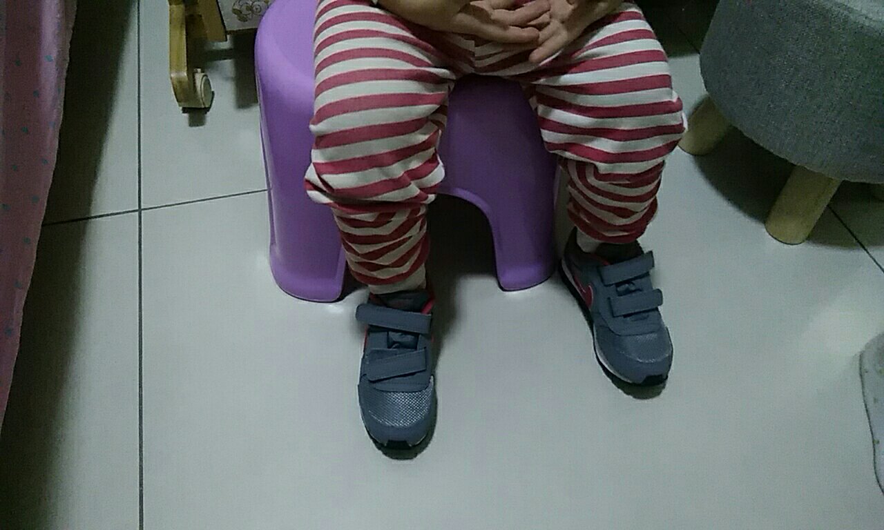 儿子很喜欢这双鞋,速度也可以。