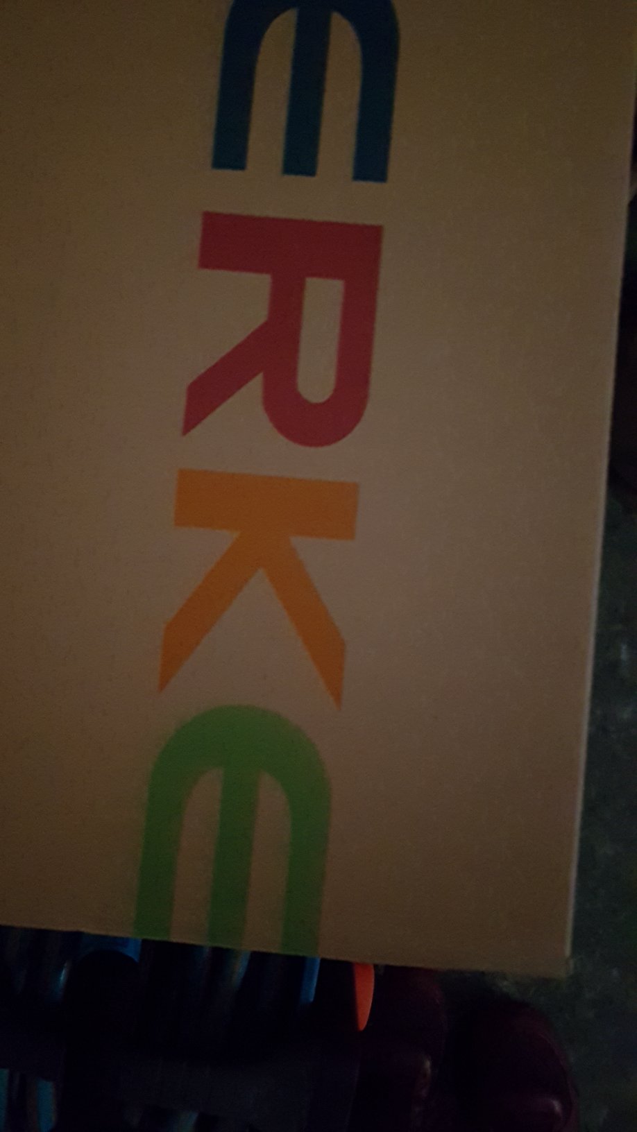喜歡鴻星爾克的鞋子 輕便又透氣 愛穿 顏色好看 時尚呢 好呢