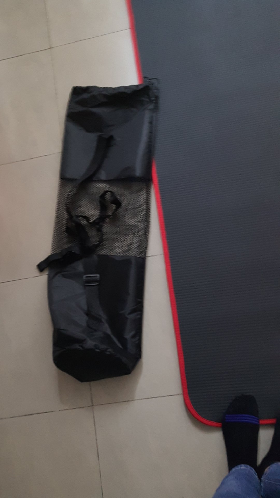 就是有点味道,长,厚,软,防滑,晾晾也许会好很多