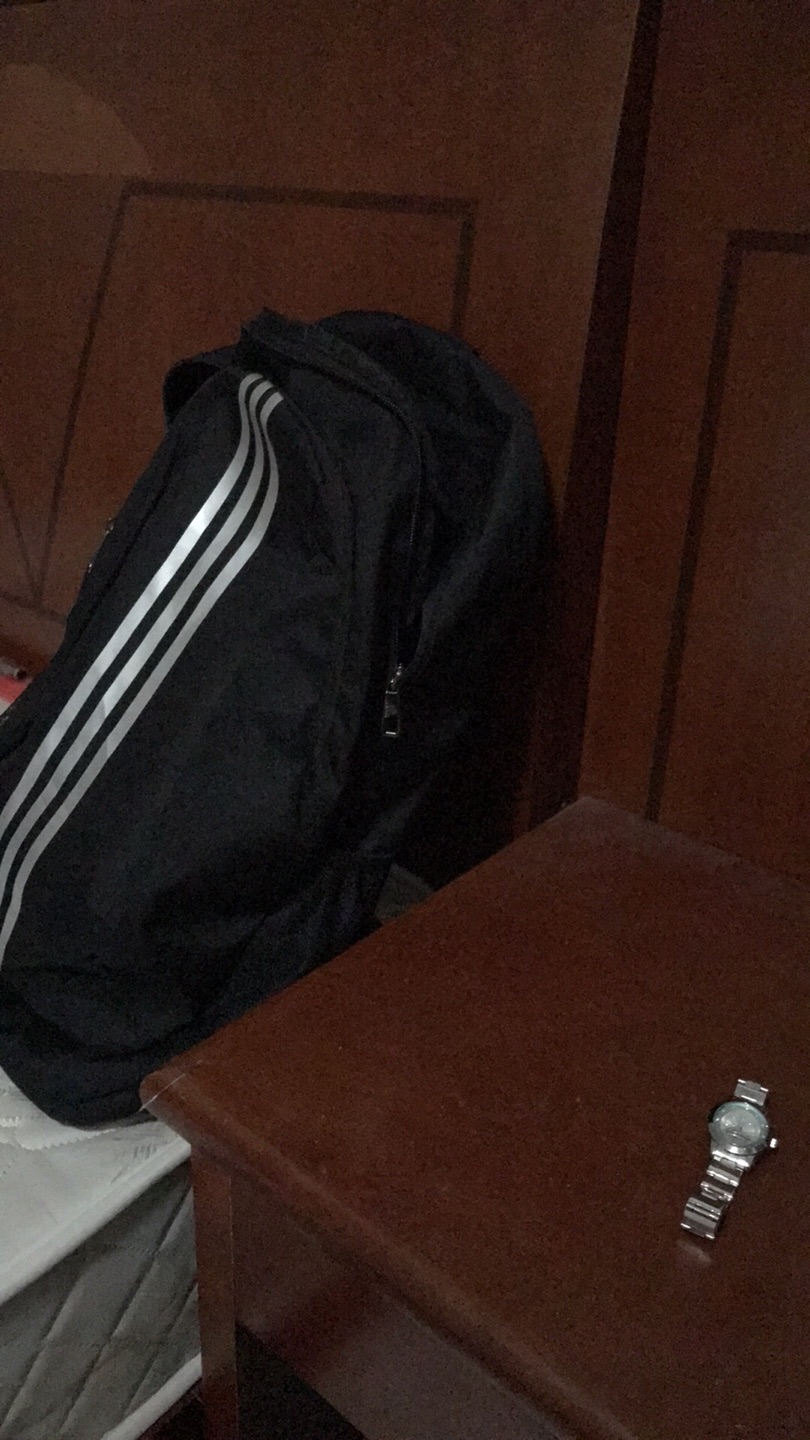 面料稍微有点薄,比较大,不适合女生,其他都好,所以好评?