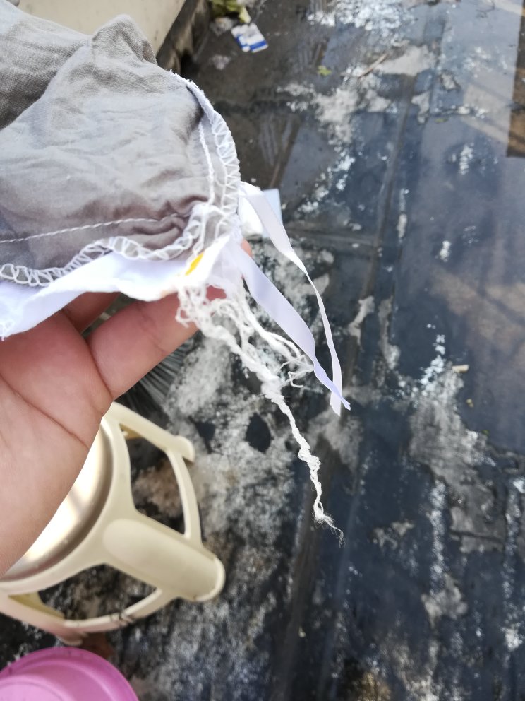 线头太多了吧 我是翻过来洗的 和那些几十块钱的没什么区别