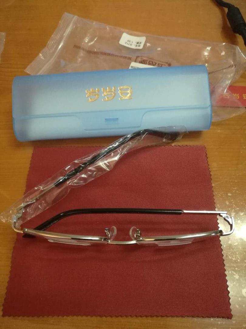 工艺不错,镜片度数准确。可惜我没细看买错了,镜腿较短镜宽很小,戴着不舒服。送人了。