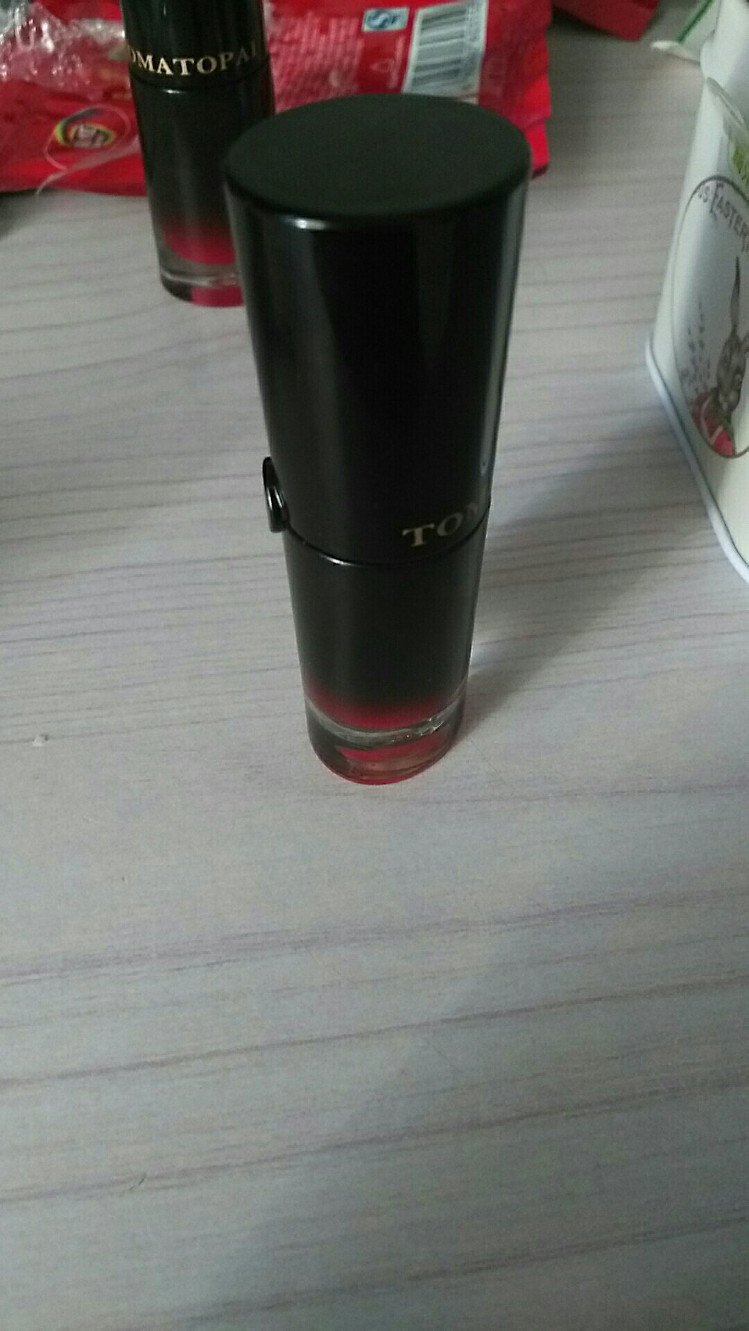 颜色很红啊,但是不知道啥时候能涂着出去哇,这种大红色确实很难驾驭