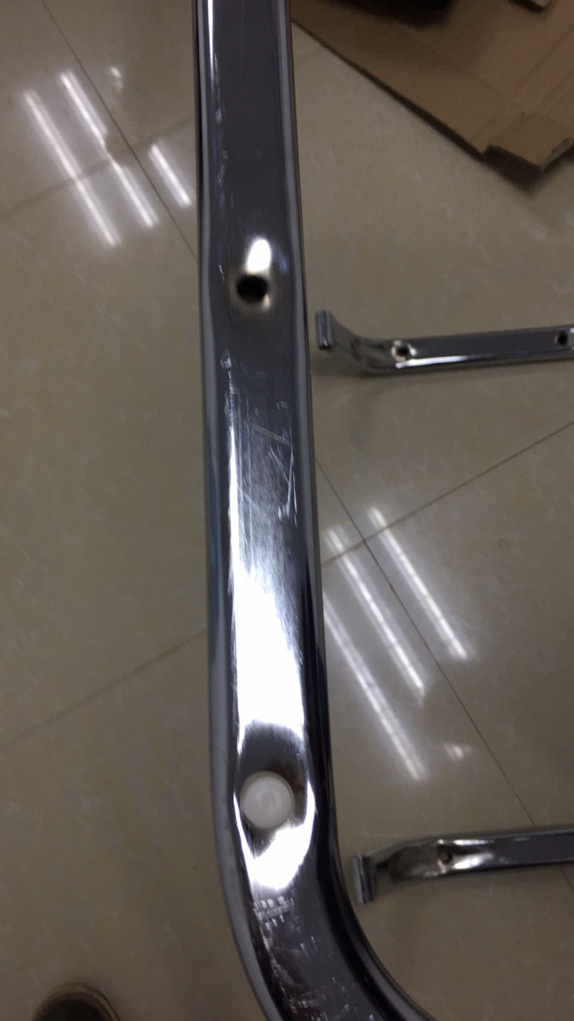 无语,少个地撑垫,椅架磨损严重,不是新的,少个塑料垫,自营就这么坑人?