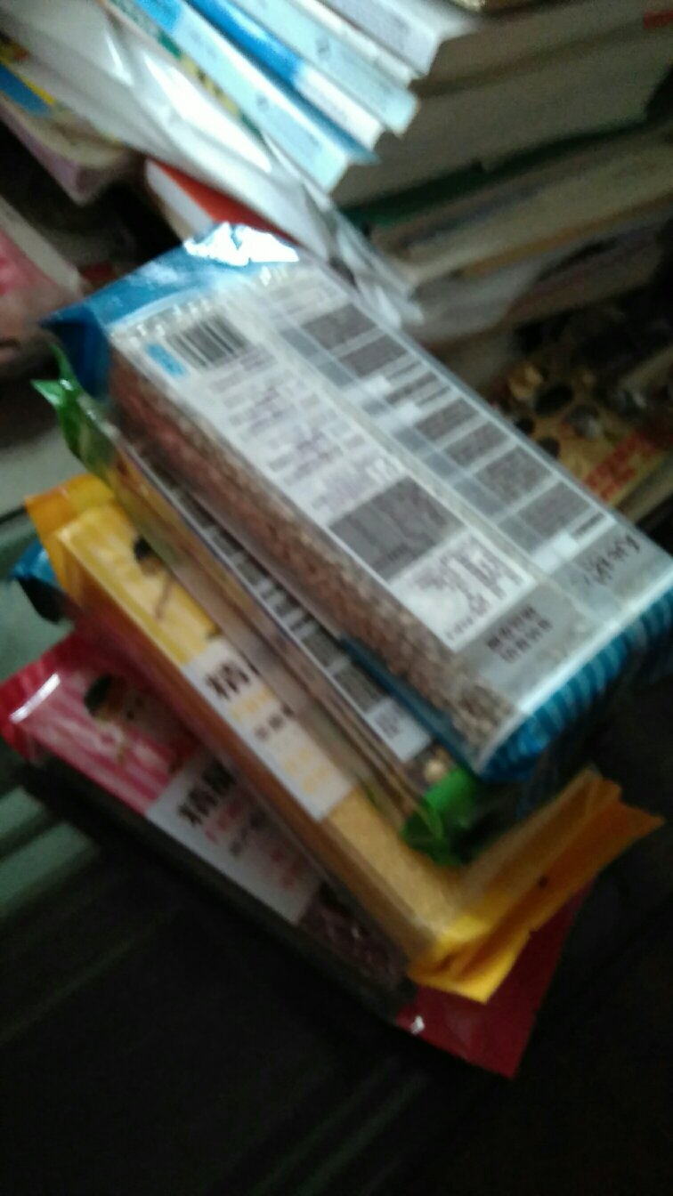 通过99-50买的,两件凑单一共花了60,得到13袋,还是比较实惠的,早餐可以吃一阵子了。