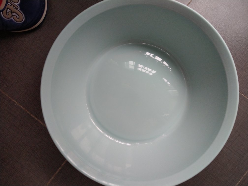 上次买的盆有点小,这次的很不错,适合小朋友用