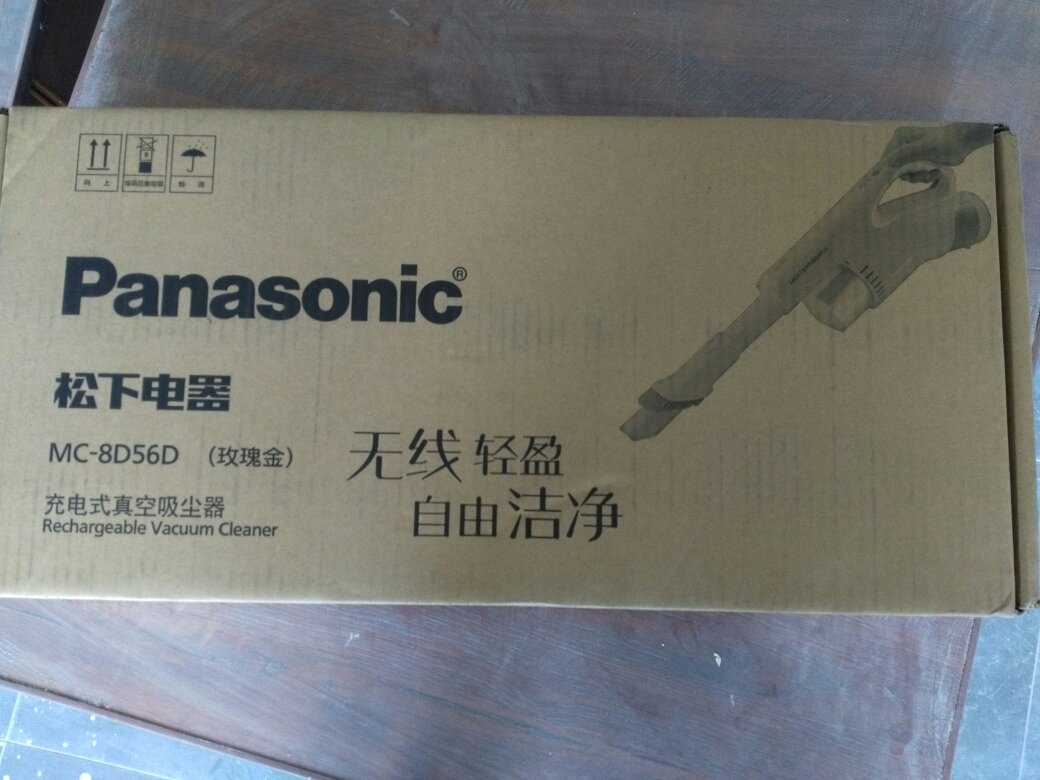 看起还是不错的,好轻巧,我老婆用也不成问题,颜色不错,后面大扫除再用看
