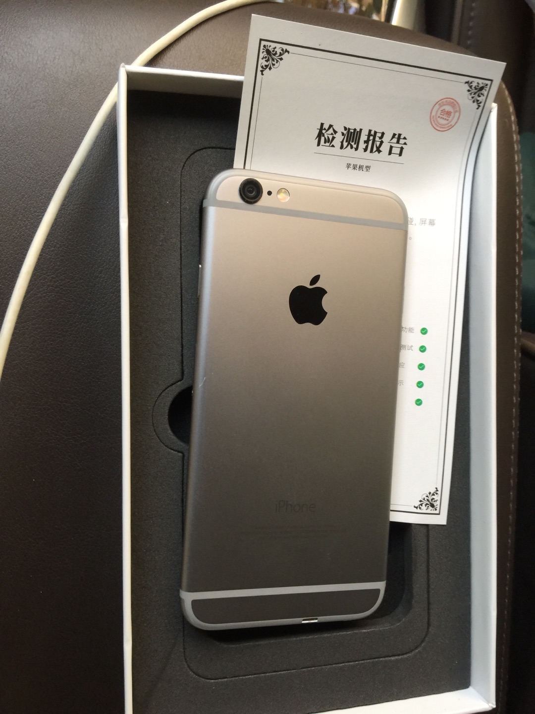 用了一下子,偶尔卡顿,不过6卡顿很正常啦,毕竟用的是iOS11,总之一切Ok,相比全新,买这个性价比高一点,质量也还行。自营的果然好一点,其他的店我没买,一千多就能买到6p,但我不放心,所以放弃了6p大屏来买自营的6,我现在就是很奇怪这个系统占用的内存有变化,又变回4.33了