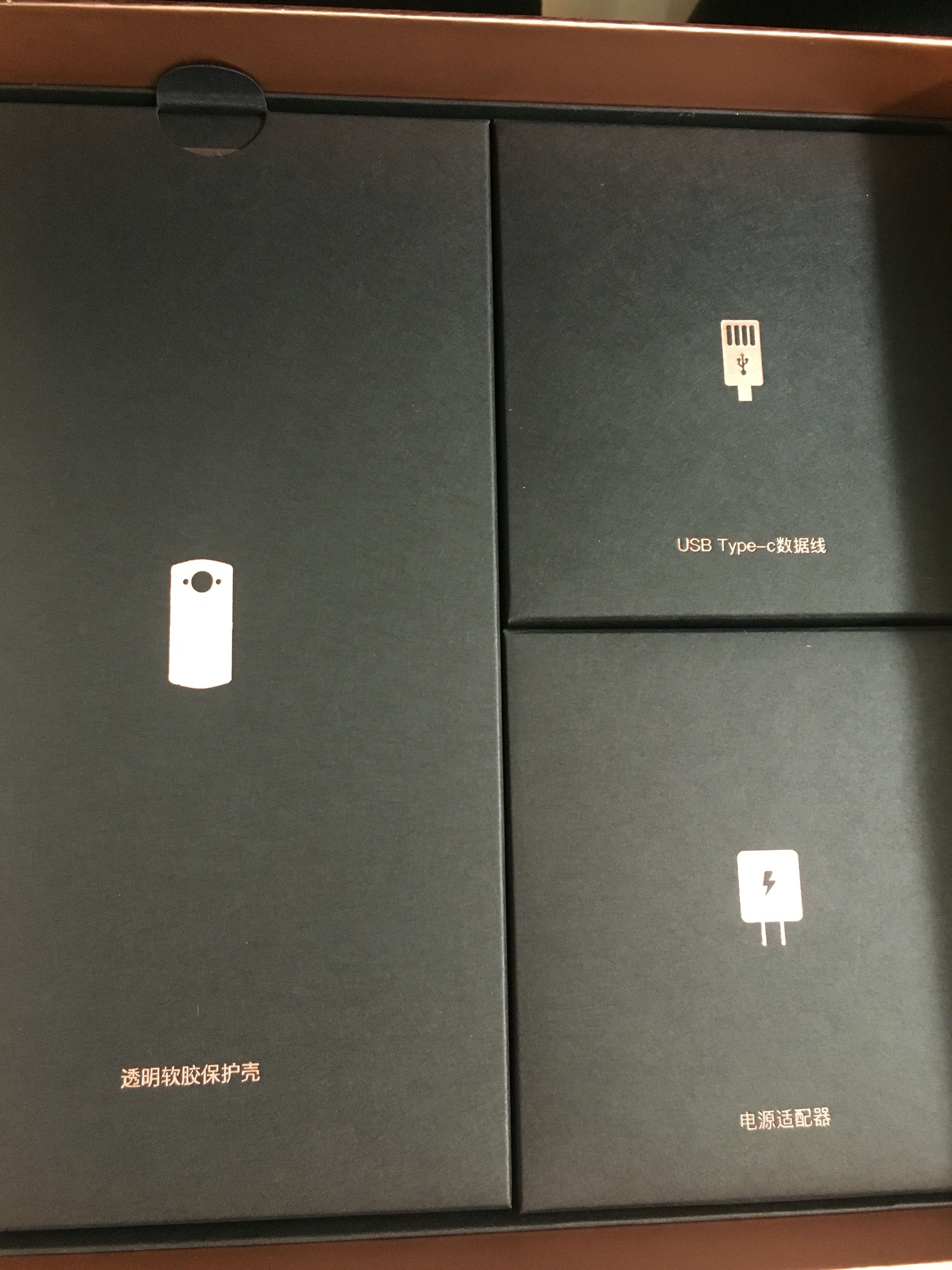 一直在纠结要买卡西欧还是美图,也看了很多评论,T8的评价比较好,果断下手买了,主要是买来自拍玩玩,没让我失望,今天试用了效果不错,值得买。
