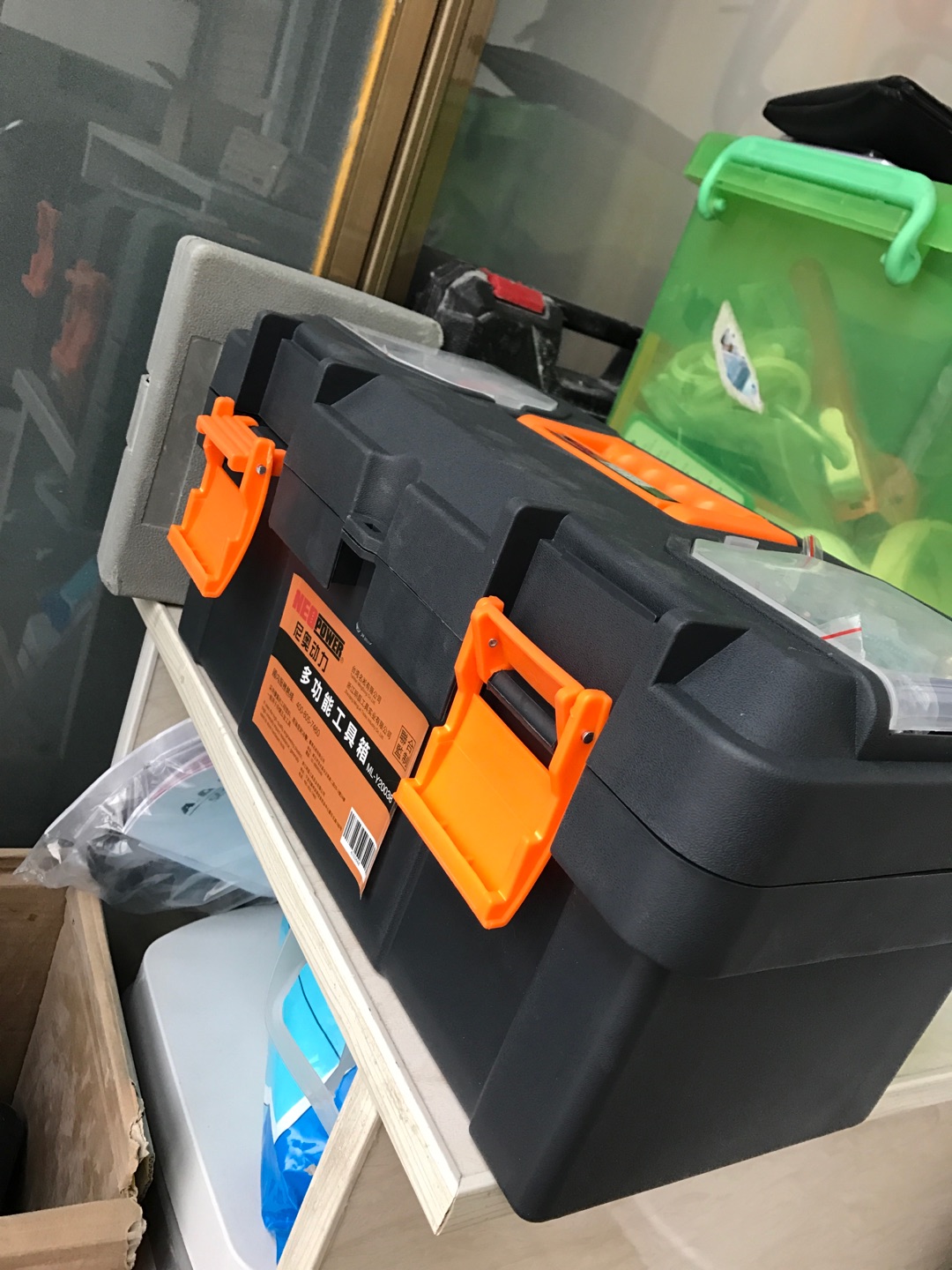 工具箱已经开始用了,确实很方便,再也不用怕工具放的到处都是找不着了