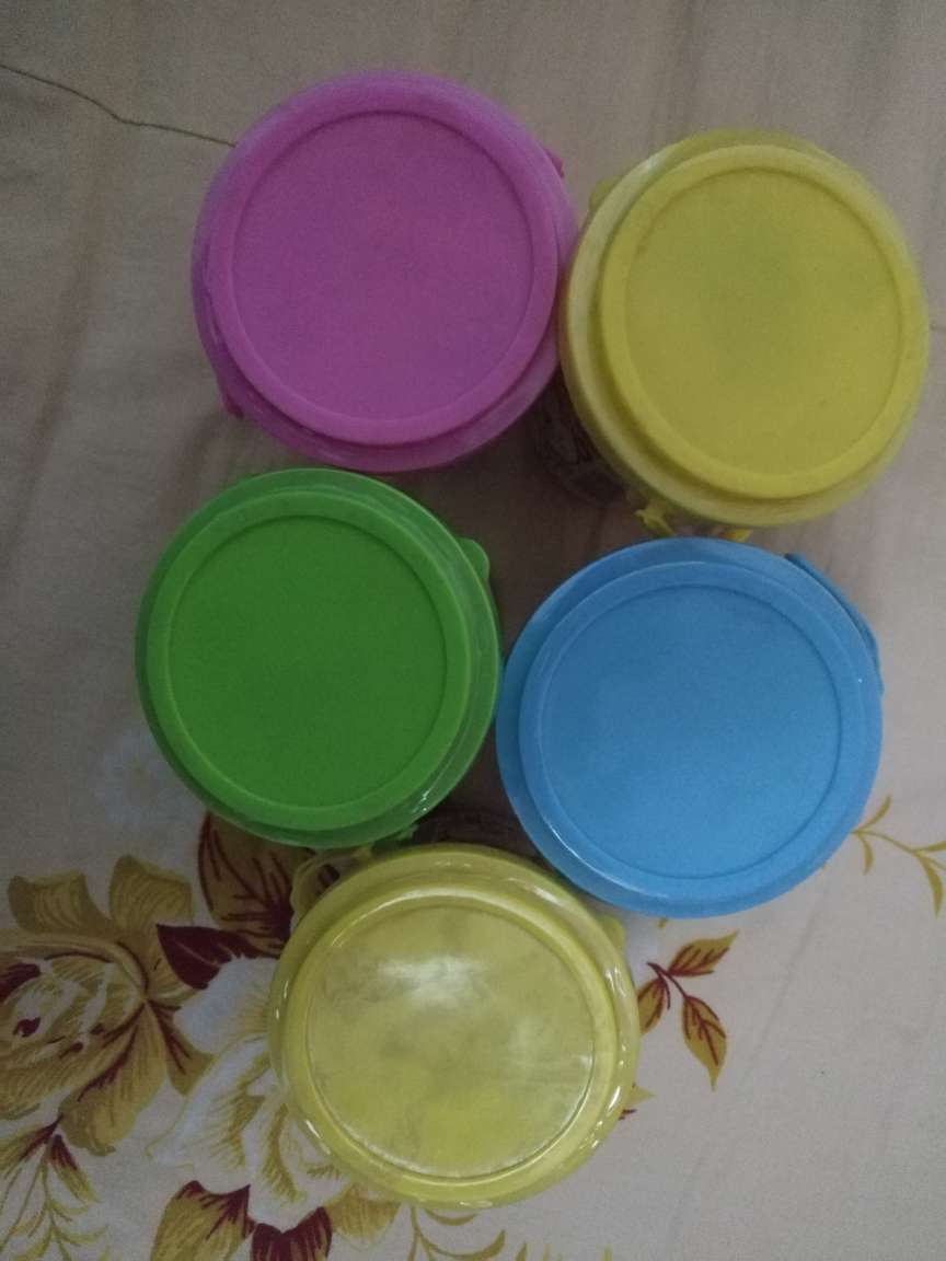 宝贝有点小,胜在便宜。与小娃娃对比着看吧。