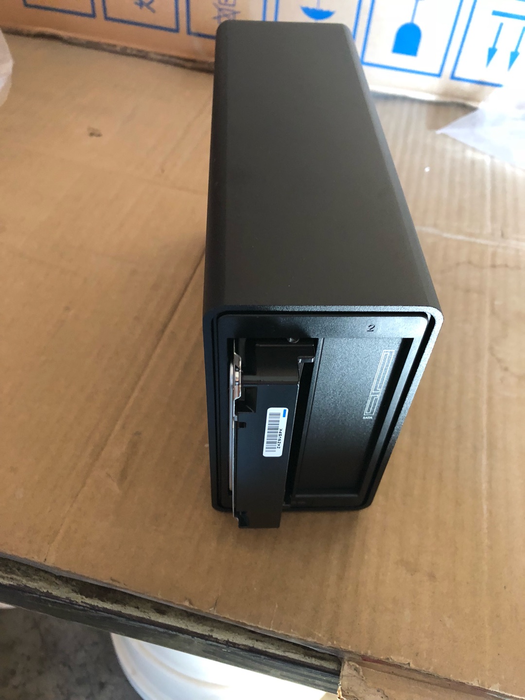 使用一段时间后,其他都感觉可以,就是风扇声音有点吵,还好我每天夜班