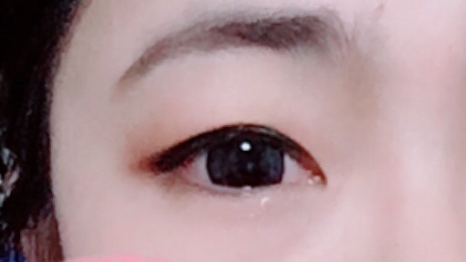 我觉得很好看~片应该是14.1的,但是看起来也比较大,灰色很好看,不突兀~我个人感觉佩戴很舒适~