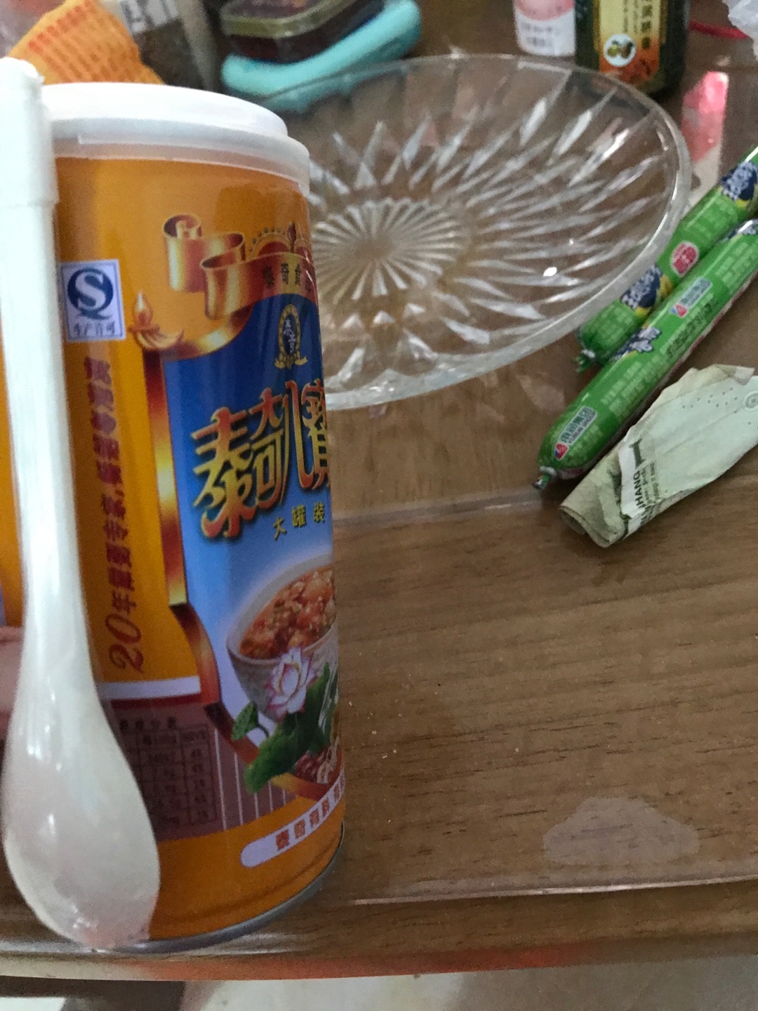 现在都舍不得用箱子了,东西卖的和超市一样价,包装那么简陋