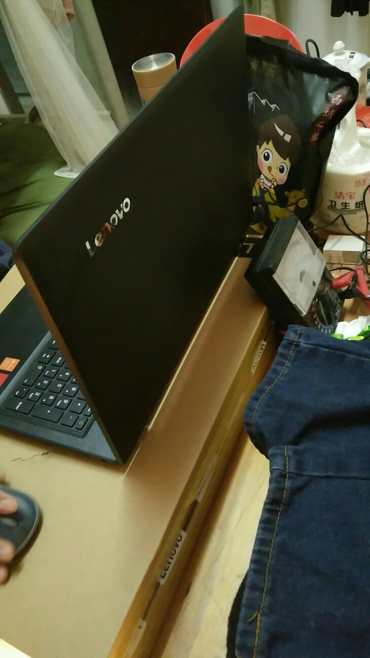WIN10用的有点不习惯,整体看着还可以,整机轻薄携带方便,暂时没有发现有什么问题。