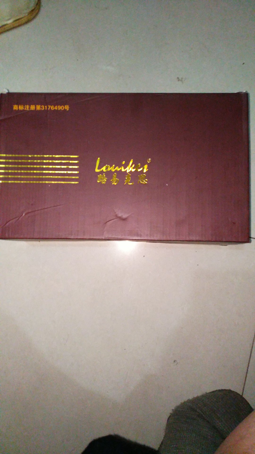穿着舒适,真牛皮!鞋底轻盈质软………