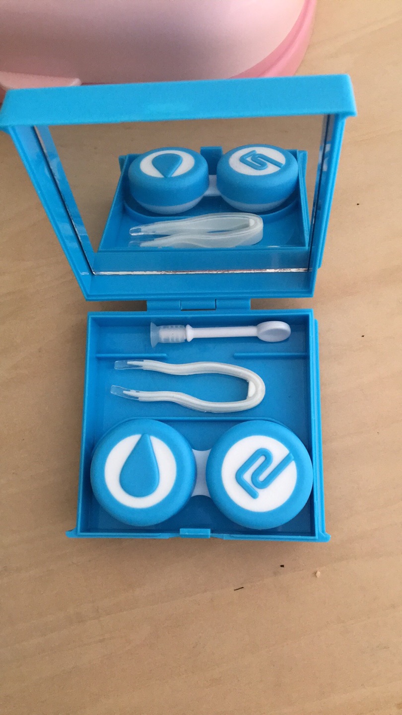用来装镜片,方便携带,挺好的。