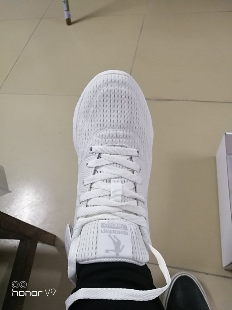 物流很快,一天就到了,已扫描二维码,是正品,实物和店家描述的一样,喜欢的亲们赶紧下手吧,关键是价钱比实体店便宜多了。