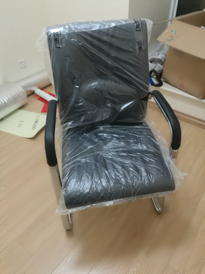 椅子质量不错,配件螺丝多给了几个,安装简单