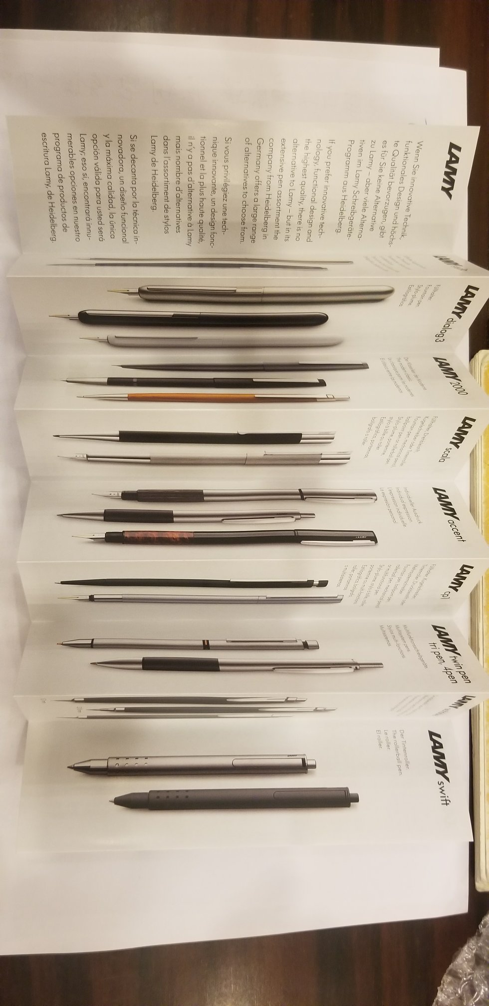 做工精良 价格公道 远程调货迅速起初看上这笔后提示下单后在三十当天才能送到比较担心 没敢下手 考虑区实体购买 但是实体价格四位数 一脸茫然 果断购之 没想到异地调货怎么迅速 4天没到就到手里了 给自营快递一个赞 毕上有欧元和瑞士价格合算360左右加上税400多 但是买的时候自营优惠不少还有卷 到手300多点 非常合适 推荐入手