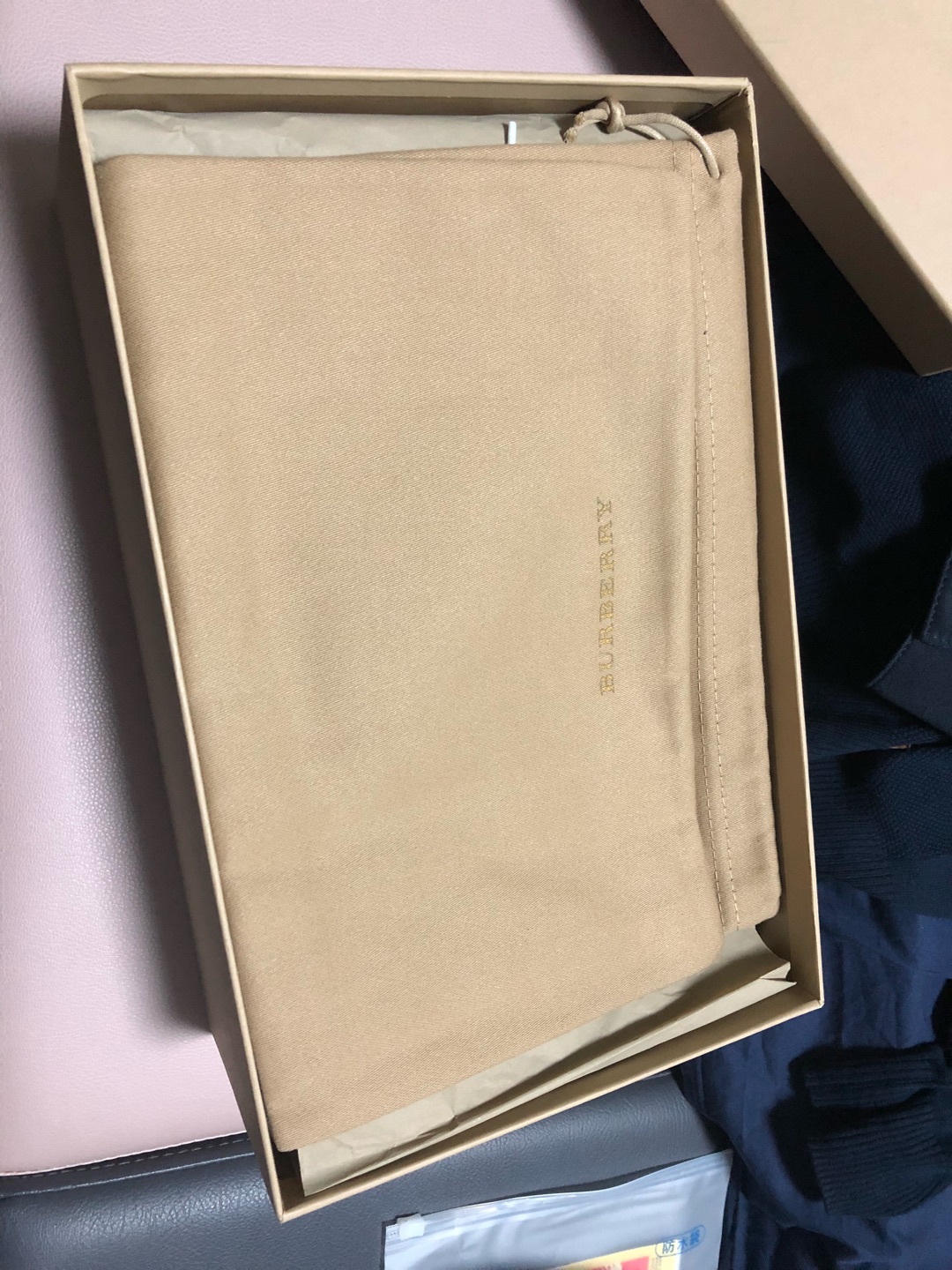 好看,就是网布有点薄,还有点透,估计耐穿度会弱一点