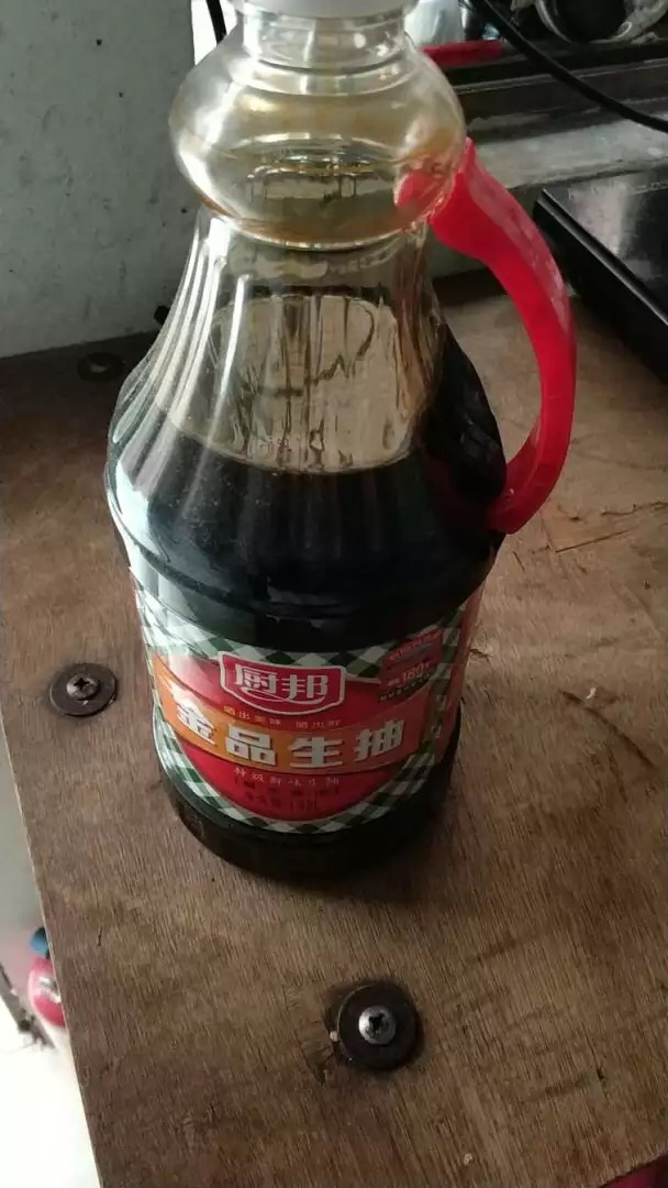 家里大大小小所有的东西都在这里购买 送货是真快 晚上下单 第二天上午就送到家了很喜欢 可是每次都要抢券各种抵扣券太累了 能不能直接优惠给消费者更好 还有评价可以送豆豆 豆豆可以当钱花 送货的快递小哥服务很好 有时不在家就把冰箱袋直接放在我家门口 所以每次都是要评价一下 希望越做越好