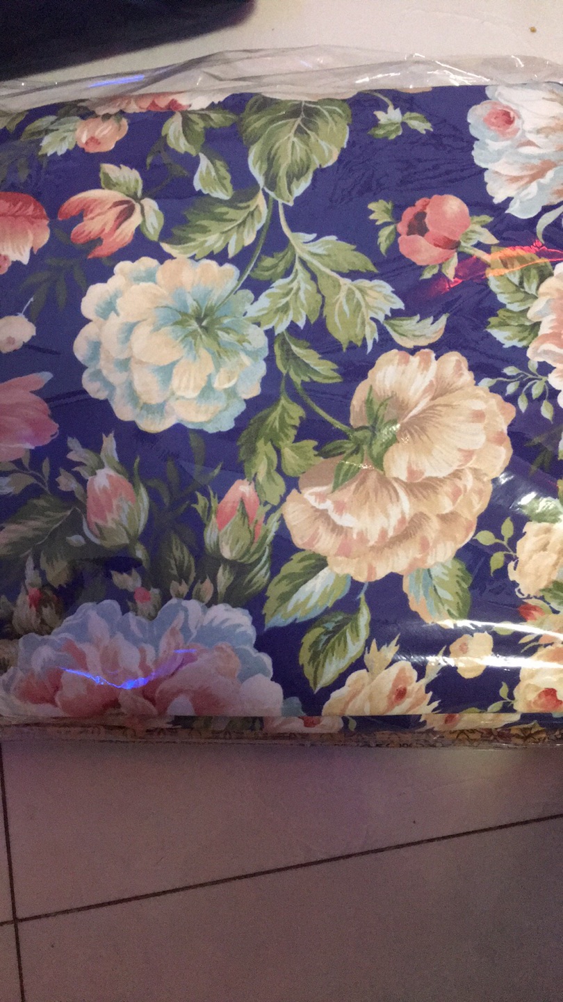 梦洁的品质值得信赖,家庭床上用品四季都用的是梦洁,特别是磨毛全棉的很暖和,这次购了四个四件套,很满意。