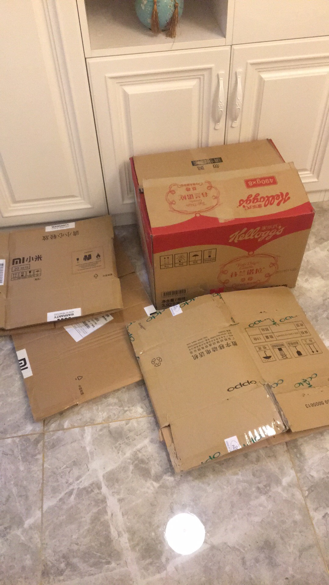 先给个好评、穿了在追评。还有一双鞋子搞了很大一个箱子,拆了一个又一个。#,