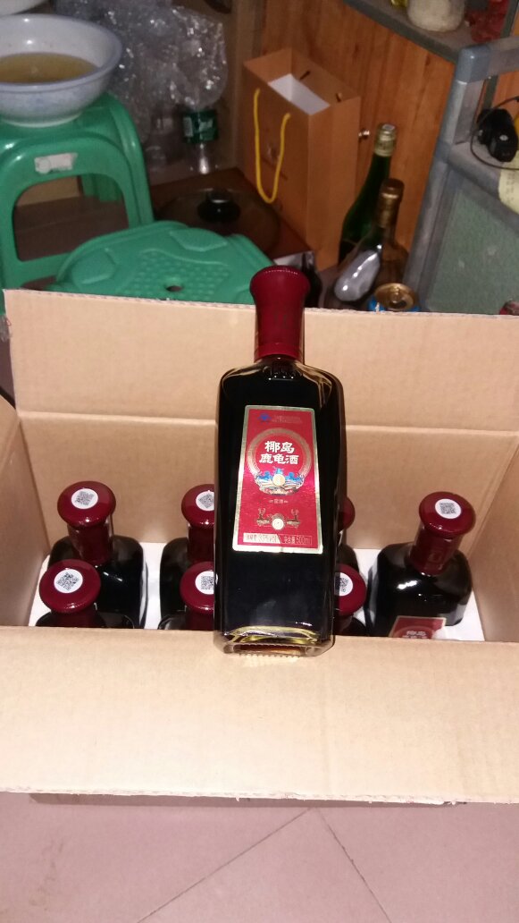 这酒还是蛮好喝,只是太贵了,卖*块钱这样子就好了!