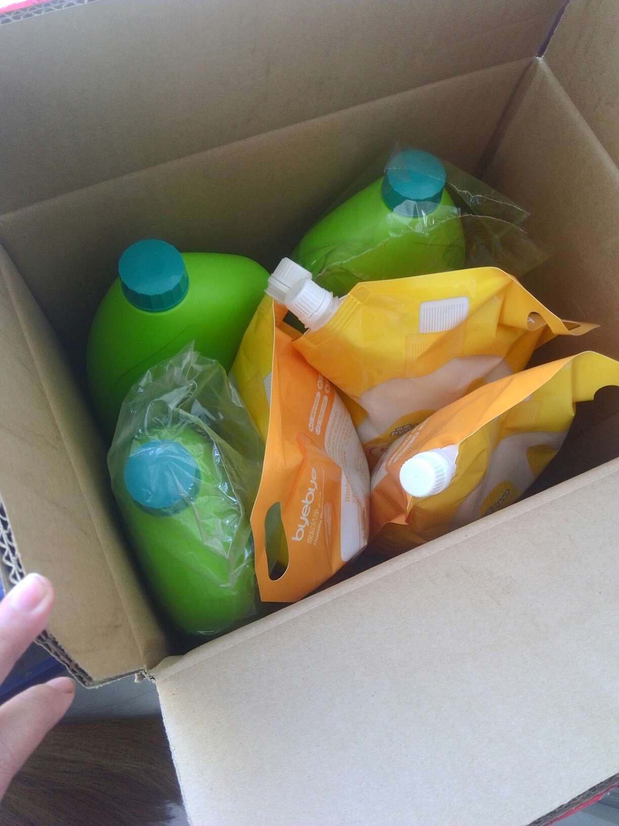 用了还可以,跟大品牌肯定是没法比,但是平价来说就太合算了!味道也很不错!用券买的半价。