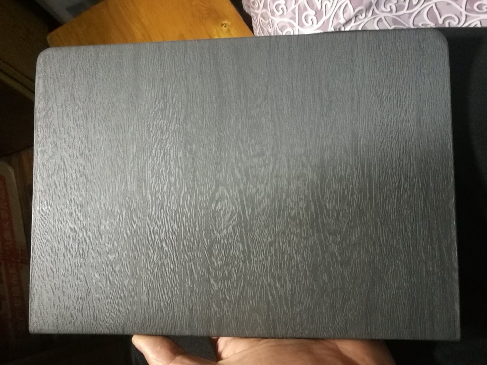 不错的平板壳,一开始有点味道正常,推荐大家购买,